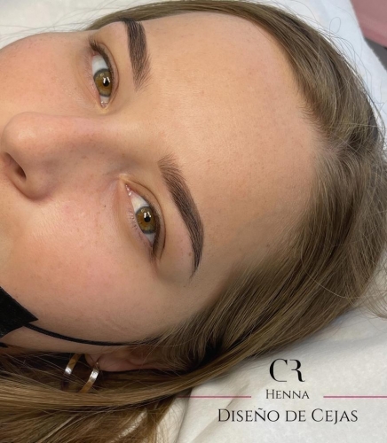 Diseño de Cejas Henna y aplicación Henna